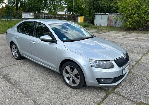 Skoda Octavia cena 40000 przebieg: 247000, rok produkcji 2015 z Katowice małe 154